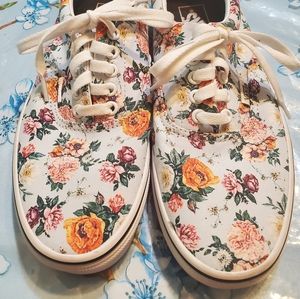 Vans Shoes women's size 9